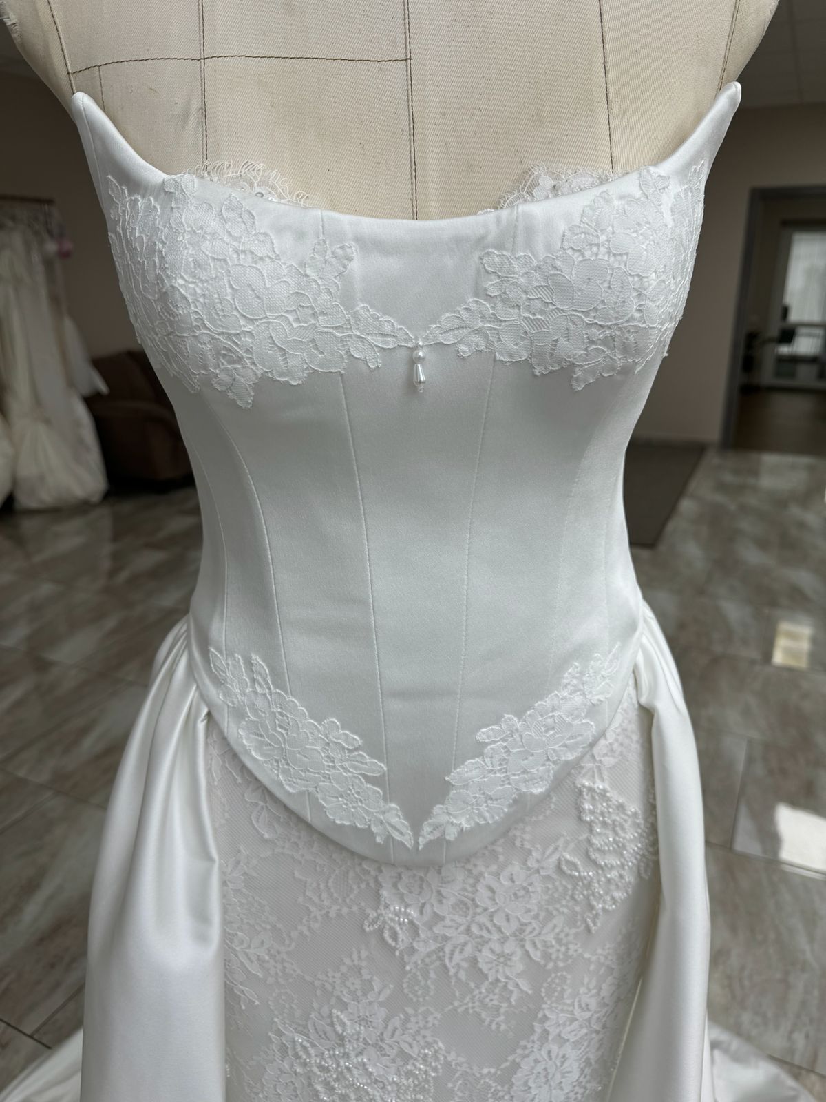 Cassiopea Gown For Cora - Lace Gown with Sleeves and Corset 🌸 without Train